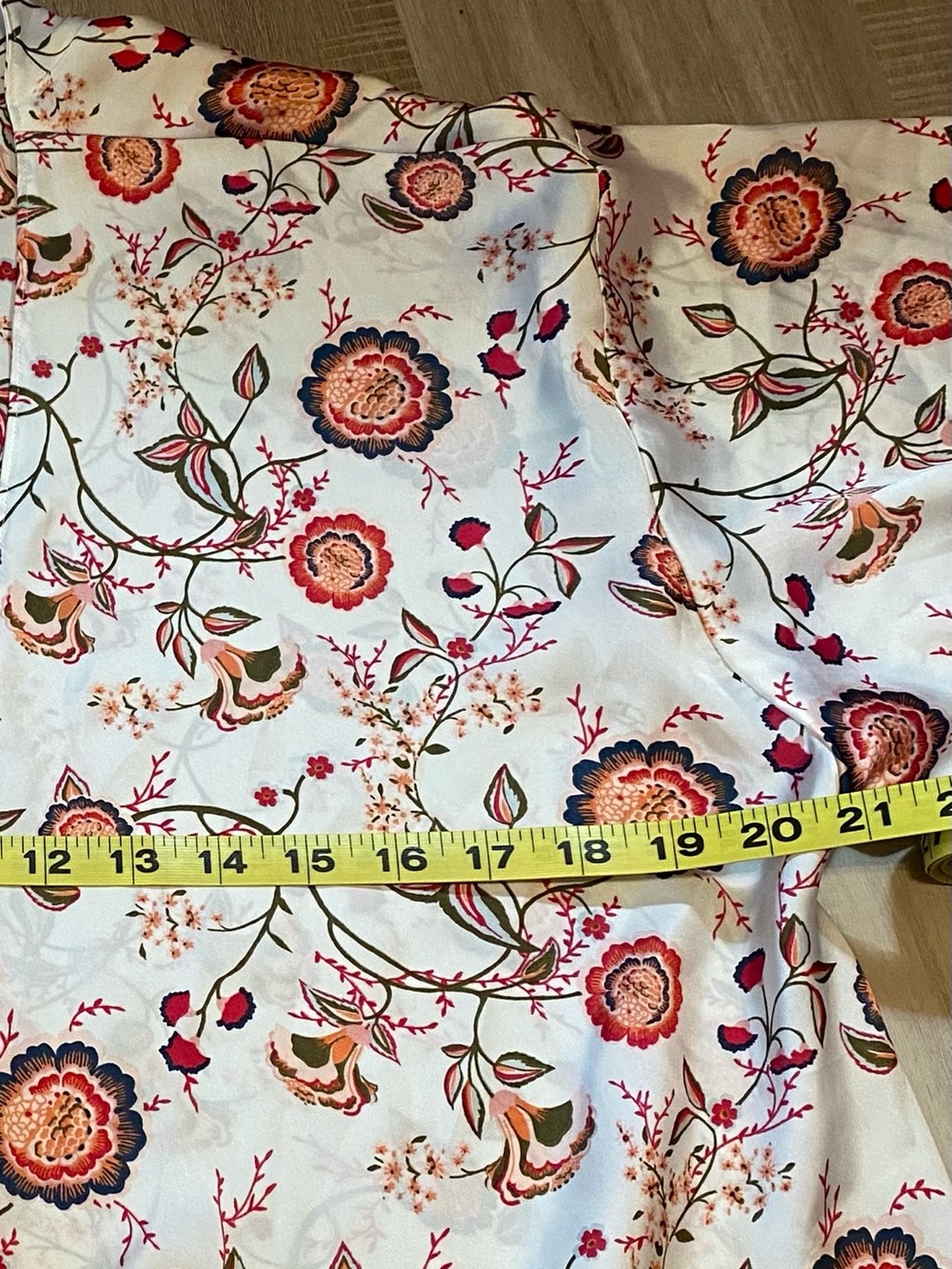 Chelsea 28 Women’s Robe - Picture 6 of 7